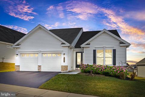580 Allegiance Dr, Lititz, PA 17543