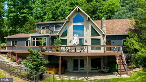 1076 Sheep Hill Rd, New Holland, PA 17557