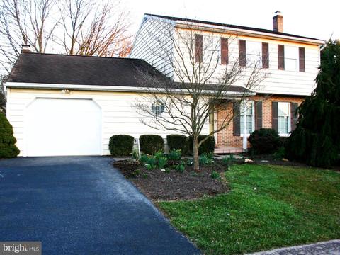 5827 Vaughn Rd, East Petersburg, PA 17520