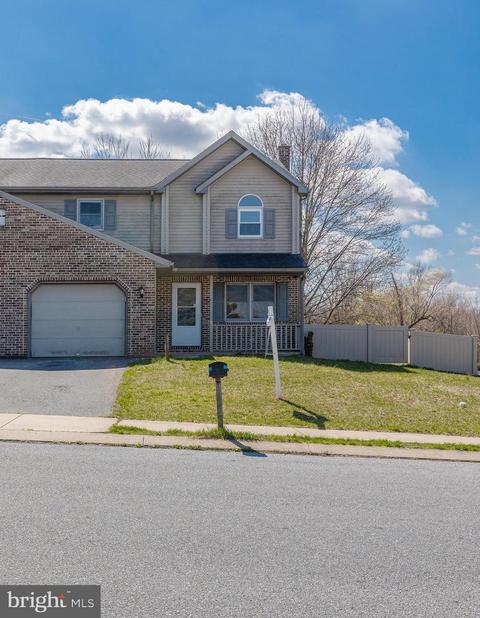 51 Red Stone Cir, Reinholds, PA 17569