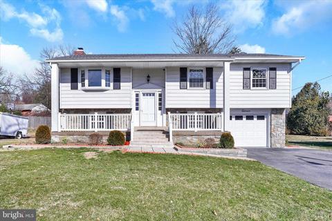 11 Fresh Meadow Dr, Lancaster, PA 17603