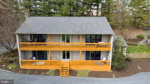 138 Stone Quarry Rd, Leola, PA 17540