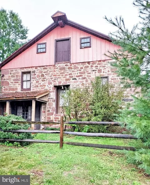 1700 N Texter Mountain Rd, Reinholds, PA 17569