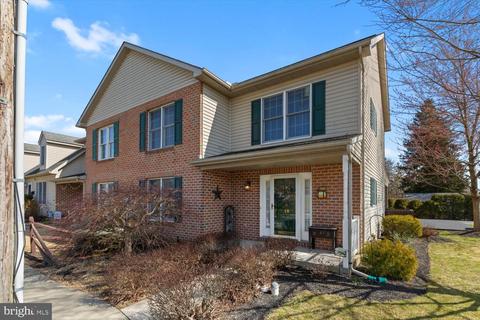19 W Colebrook St, Manheim, PA 17545