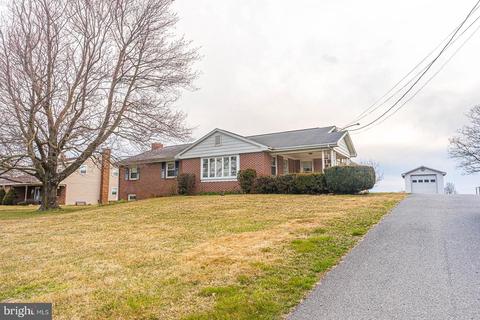 204 Reading Rd, East Earl, PA 17519