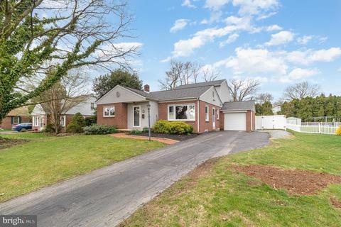 240 Cooper Ave, Landisville, PA 17538