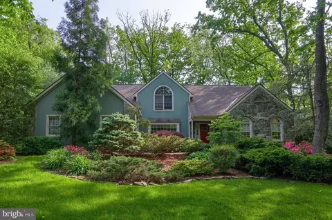 1087 Hunters Path, Lancaster, PA 17601