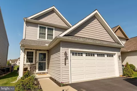 1403 Fieldstone Dr, Mount Joy, PA 17552