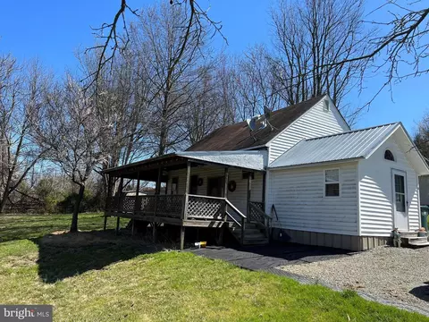 121 House Rock Rd, Pequea, PA 17565