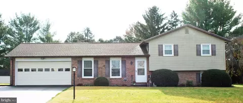 745 S 4th St, Denver, PA 17517