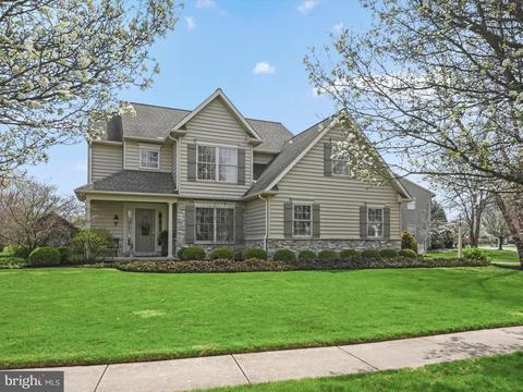 2488 Impala Dr, Ronks, PA 17572
