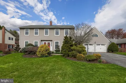 419 Countryside Dr, Ephrata, PA 17522