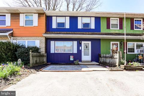 132 Maplewood Ln, Marietta, PA 17547