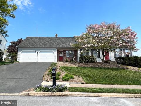 11 Southview Cir, Elizabethtown, PA 17022
