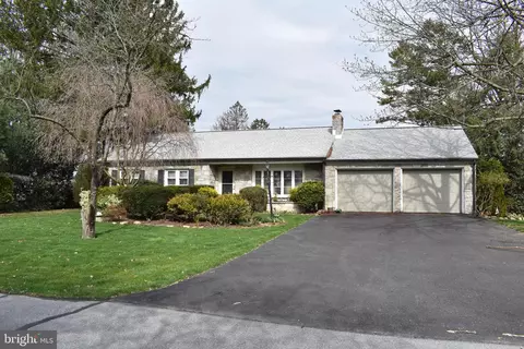 2307 Mayfair Dr, Lancaster, PA 17603
