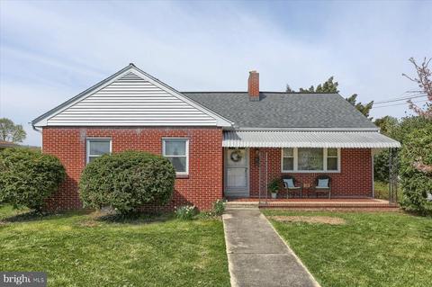 39 Detwiler Ave, Mount Joy, PA 17552