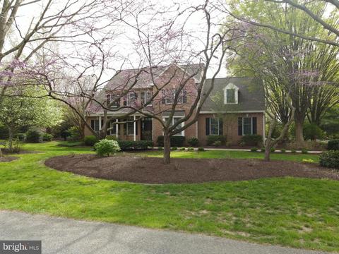 18 Deerfield Rd, Lancaster, PA 17603