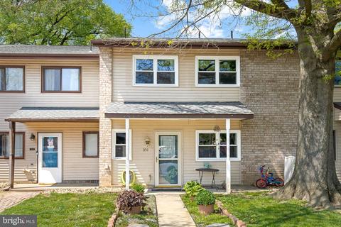 351 Greenland Dr, Lancaster, PA 17602