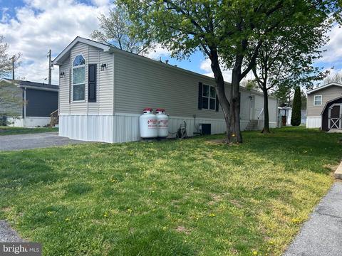 18 Jade Dr, Lititz, PA 17543