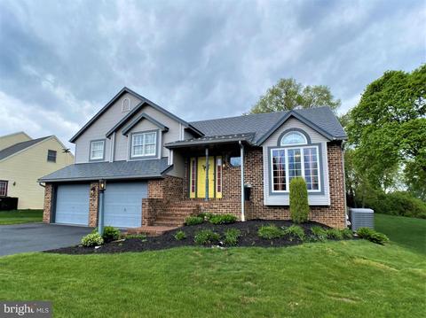 381 Lake St, Ephrata, PA 17522