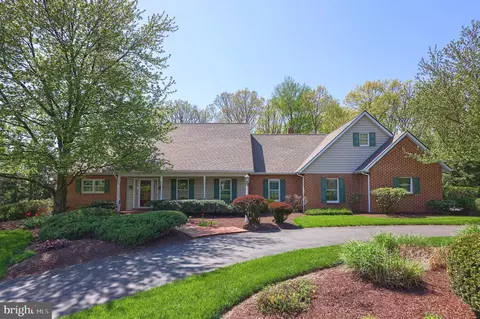 792 Scott Ln, Lititz, PA 17543