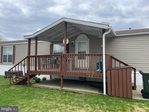 24 E Opal Dr, Lititz, PA 17543 photo 2