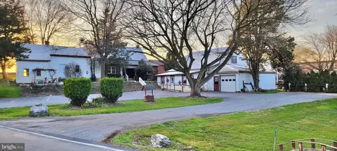 211 Turtle Hill Rd, Leola, PA 17540
