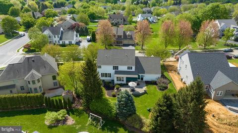 309 E Fourth Ave, Lititz, PA 17543 photo 4