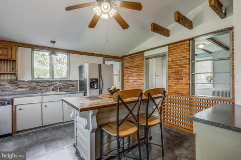 950 Clay Rd, Lititz, PA 17543