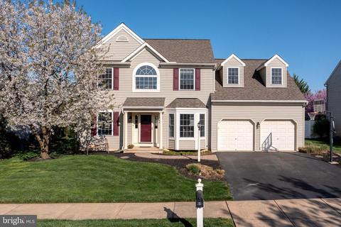 215 Deerfield Ln, Lititz, PA 17543