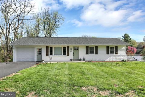 1411 Springside Dr, Lancaster, PA 17603