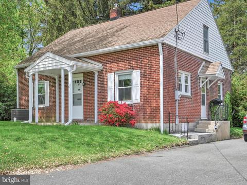 69 E Cottage Ave, Millersville, PA 17551