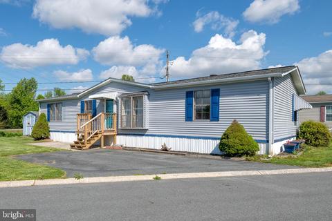 11 Boxwood Blvd, Columbia, PA 17512