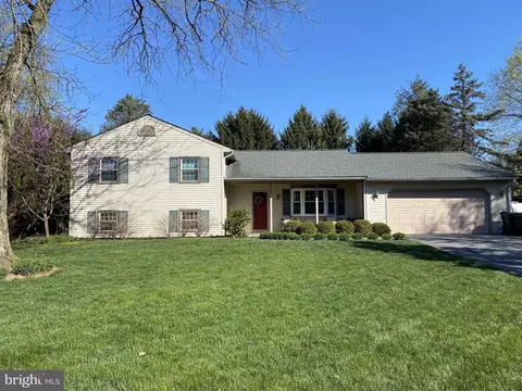 2615 Hazelwood Rd, Lancaster, PA 17601