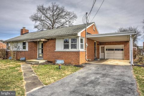 151 Iris Dr, Lancaster, PA 17602