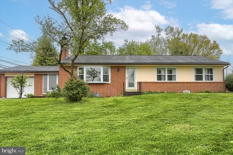 2204 Seitz Dr, Lancaster, PA 17601