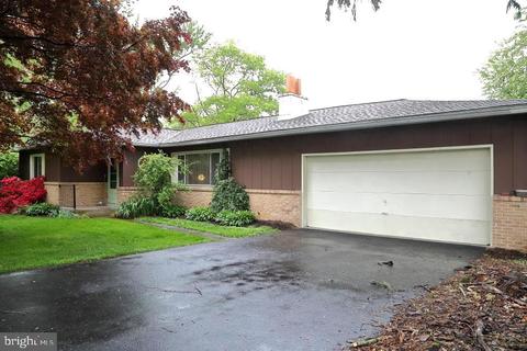 133 Rembrandt Dr, Lancaster, PA 17603