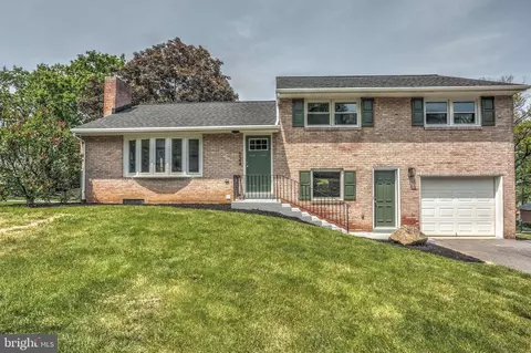 524 N Maple St, Ephrata, PA 17522