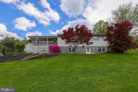 246 Mount Hope School Rd, Willow Street, PA 17584