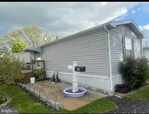55 Summer St, Landisville, PA 17538