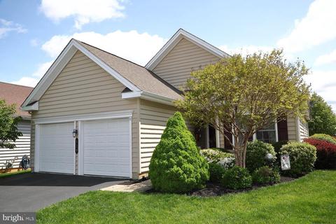 629 Thoreau Dr, Mount Joy, PA 17552