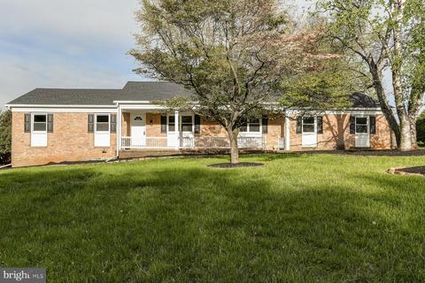 69 Hawthorne Cir, Willow Street, PA 17584