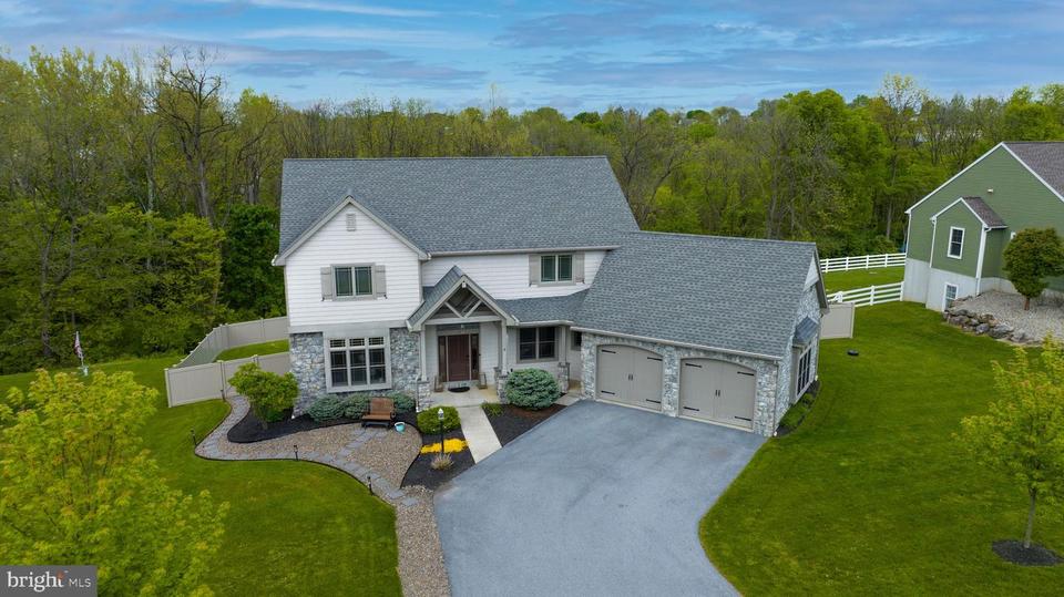  5 Snyder Hill Rd, Lititz, PA 17543 photo 3