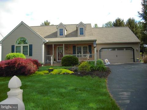 111 Strickler Run Dr, Columbia, PA 17512
