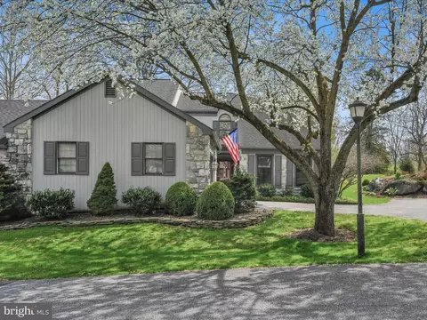 34 Deer Ford Dr, Lancaster, PA 17601