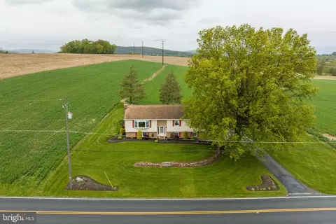 225 Pfautz Hill Rd, Stevens, PA 17578