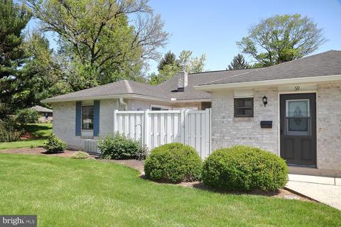 59 Valleybrook Dr, Lancaster, PA 17601