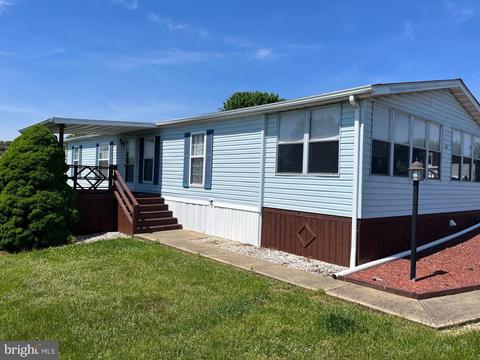 201 Fawn Meadow Xing, Lancaster, PA 17603