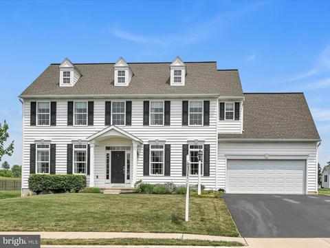 820 Jasmine Ave, Mount Joy, PA 17552