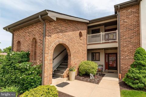 264 Black Oak Dr, Lancaster, PA 17602